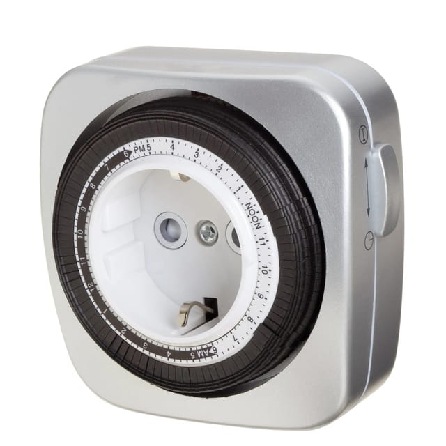 Tageszeitschaltuhr mechanisch Silber