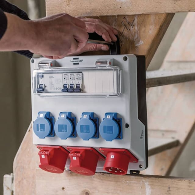 Brennenstuhl Wand-Baustromverteiler CEE IP 44 16 A Lichtgrau mit FI-Schalter