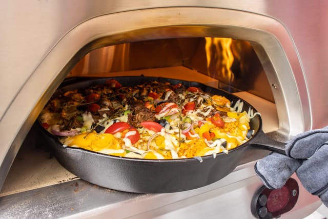 Buschbeck Pizzaofen X1 für Gasbetrieb und Holzbefeuerung mit Pizzaschieber