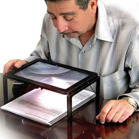 Bellerise – Große, 3-fach Vergrößernde, Freihändige Leselupe Im A4-format Mit Led-beleuchtung