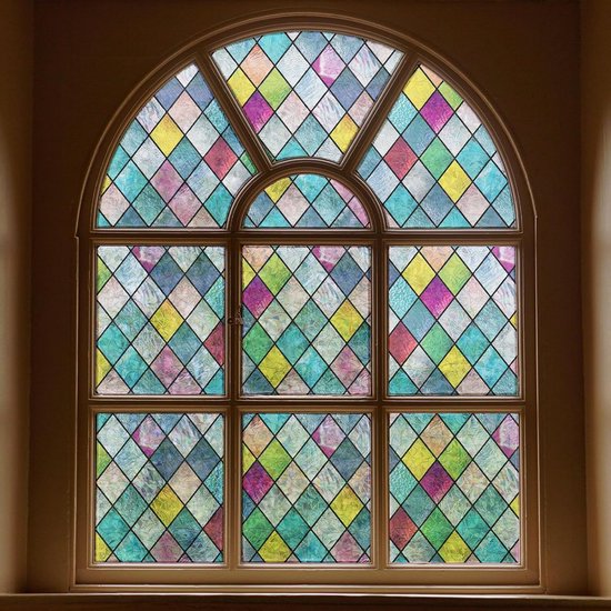 Dekorative Fensterfolie Mit Farbenfrohem Gittermuster – Sichtschutz Und Regenbogeneffekt