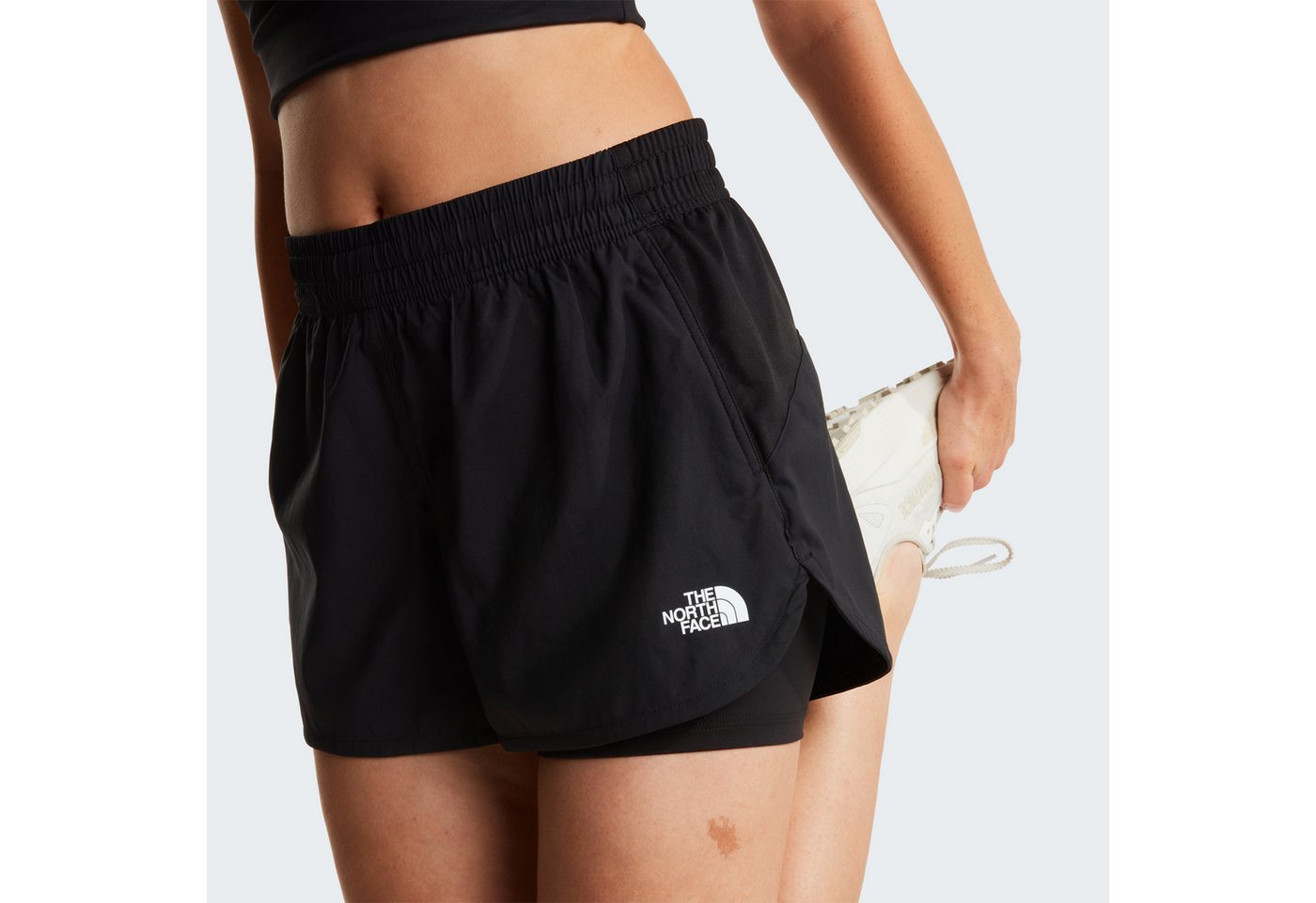 The North Face Trainingsshorts W FLEX 2 IN 1 SHORT sportlicher Stil, schnell trocknend, atmungsaktiv, für Erwachsene Bild 3