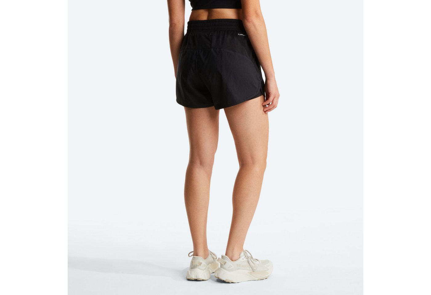 The North Face Trainingsshorts W FLEX 2 IN 1 SHORT sportlicher Stil, schnell trocknend, atmungsaktiv, für Erwachsene Bild 4