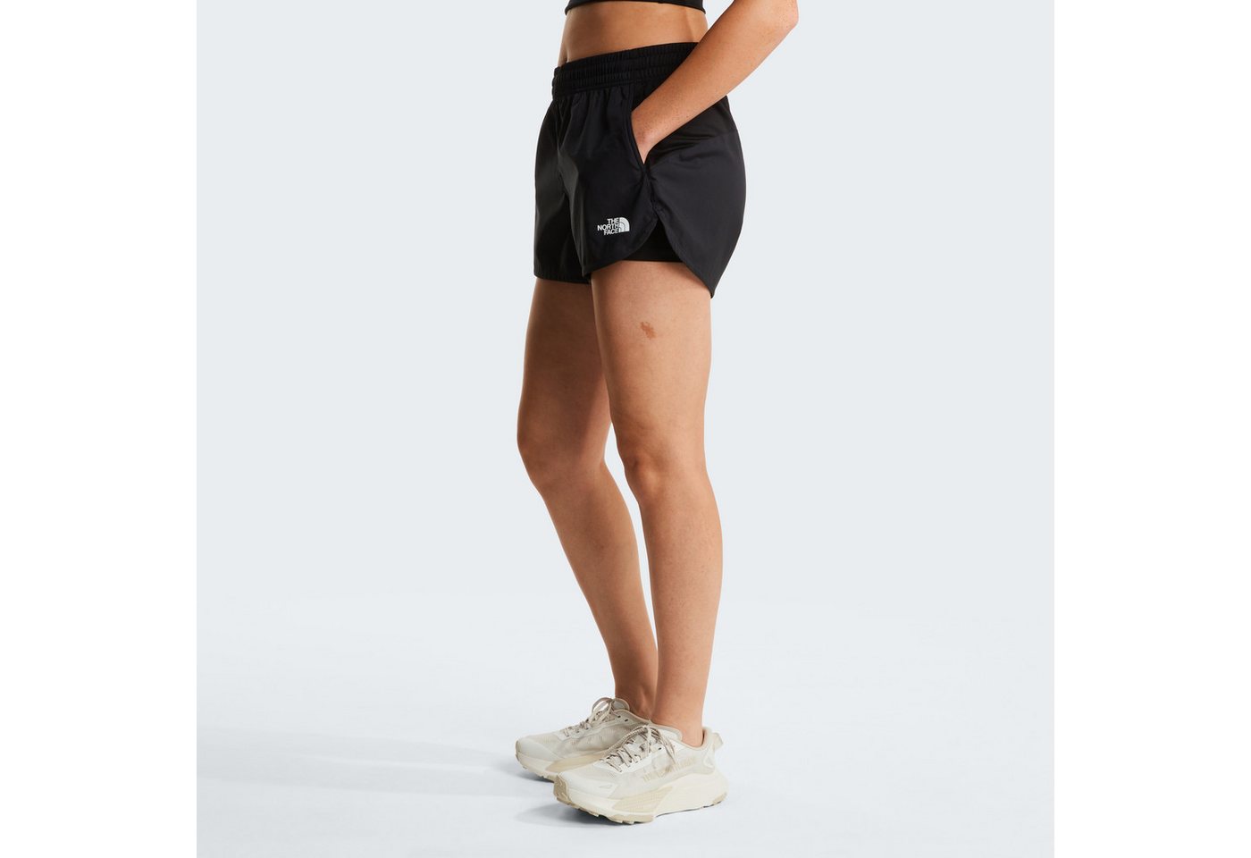 The North Face Trainingsshorts W FLEX 2 IN 1 SHORT sportlicher Stil, schnell trocknend, atmungsaktiv, für Erwachsene Bild 5