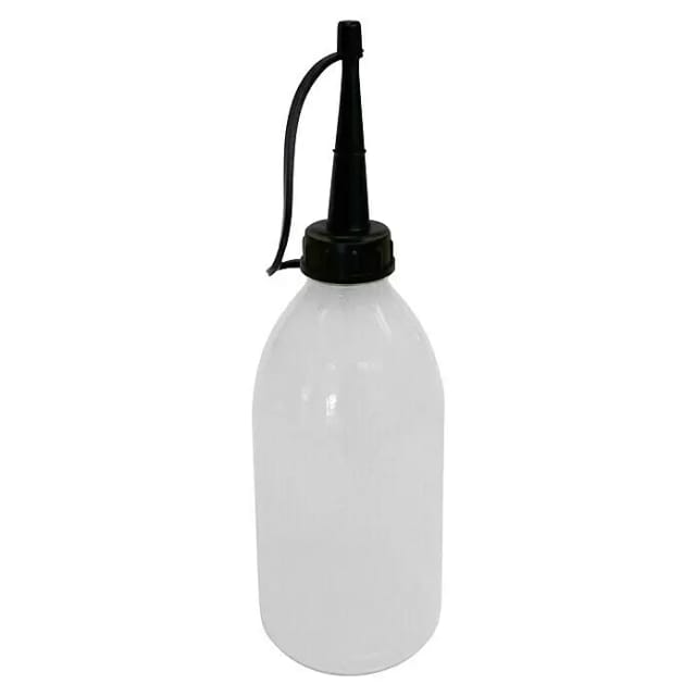 Mato Plastiköler mit Auslaufrohr aus Kunststoff, Fassungsvermögen: 250 ml