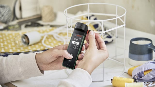 Bosch Laser-Entfernungsmesser Set 'Zamo' mit Aufbewahrungsbox und Akku-Batterien