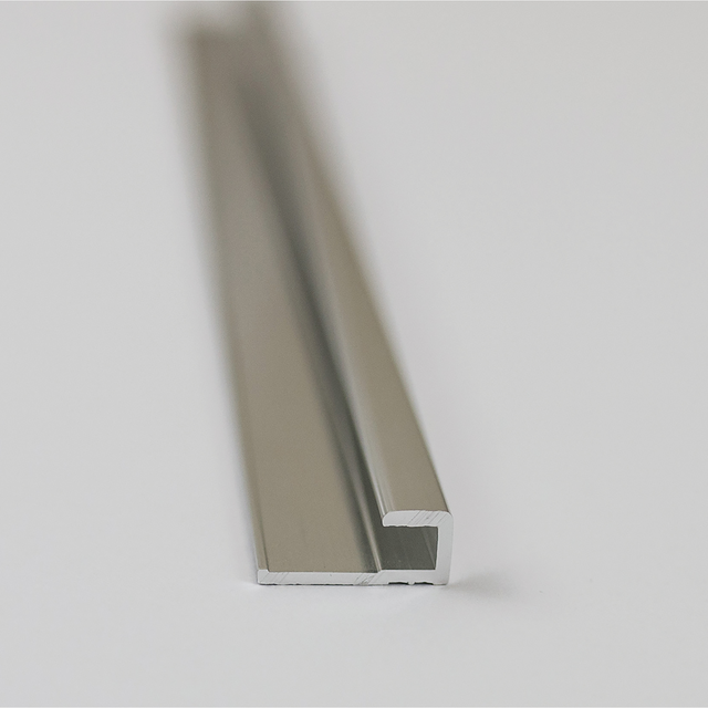 Breuer Abschlussprofil für Rückwandplatten, eckig, alu chromeffekt, 2550 mm