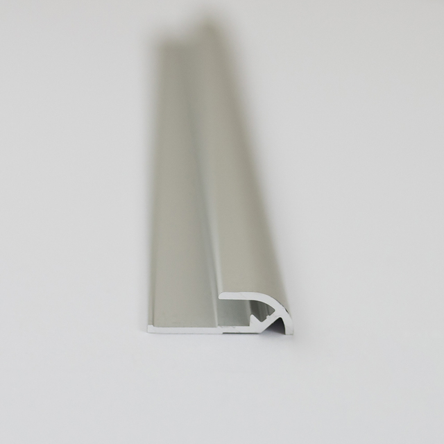 Breuer Abschlussprofil für Rückwandplatten, rund, alu silber matt, 2100 mm