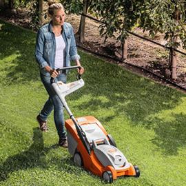 Stihl Akkurasenmäher RMA 339 C Set mit Akku AK 20 und Ladegerät AL 101 Bild 3