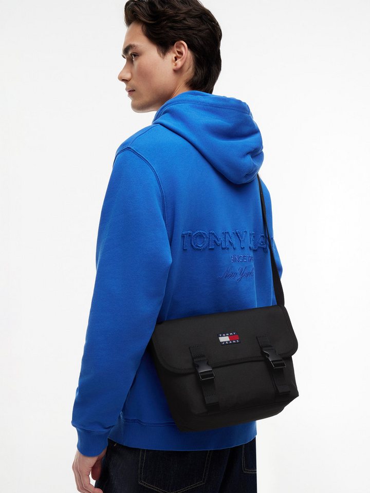 Tommy Jeans Messenger Bag TJM ESS DAILY MESSENGER, Damen Schultertasche, Geschäftstasche mit Logo-Aufnäher Bild 3
