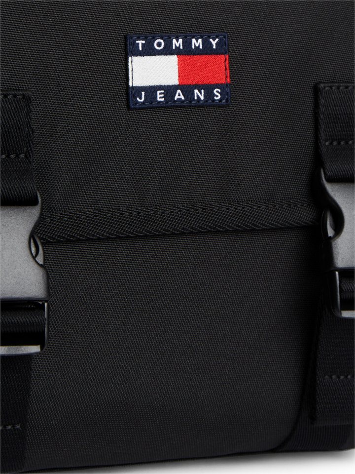 Tommy Jeans Messenger Bag TJM ESS DAILY MESSENGER, Damen Schultertasche, Geschäftstasche mit Logo-Aufnäher Bild 4