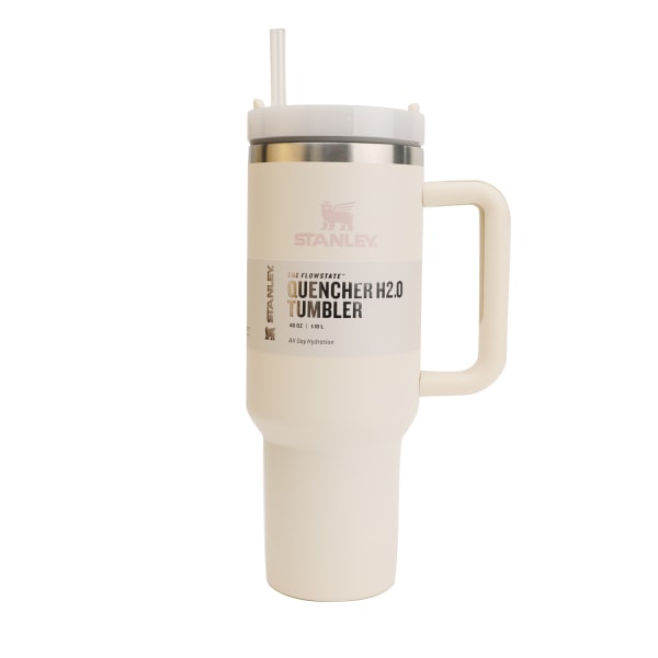 Isolierter Thermobecher In Creme, Wiederverwendbarer Becher Mit Deckel, Tragbarer Kaffeebecher, Trendiger Und Sehr Begehrter Artikel.