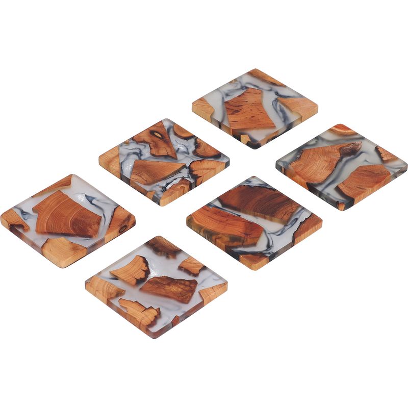 Set Mit 6 Holzfarbenen Untersetzern, Isolierend Und Innovativ, Für Tischdekoration Und Kreative Hobbys. Quadratische Form.