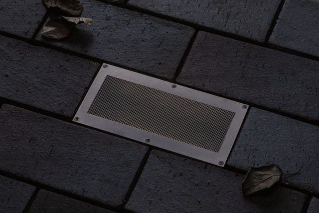 PLM 94337 - Outdoor 230 V BodenEBL Brick IP68
