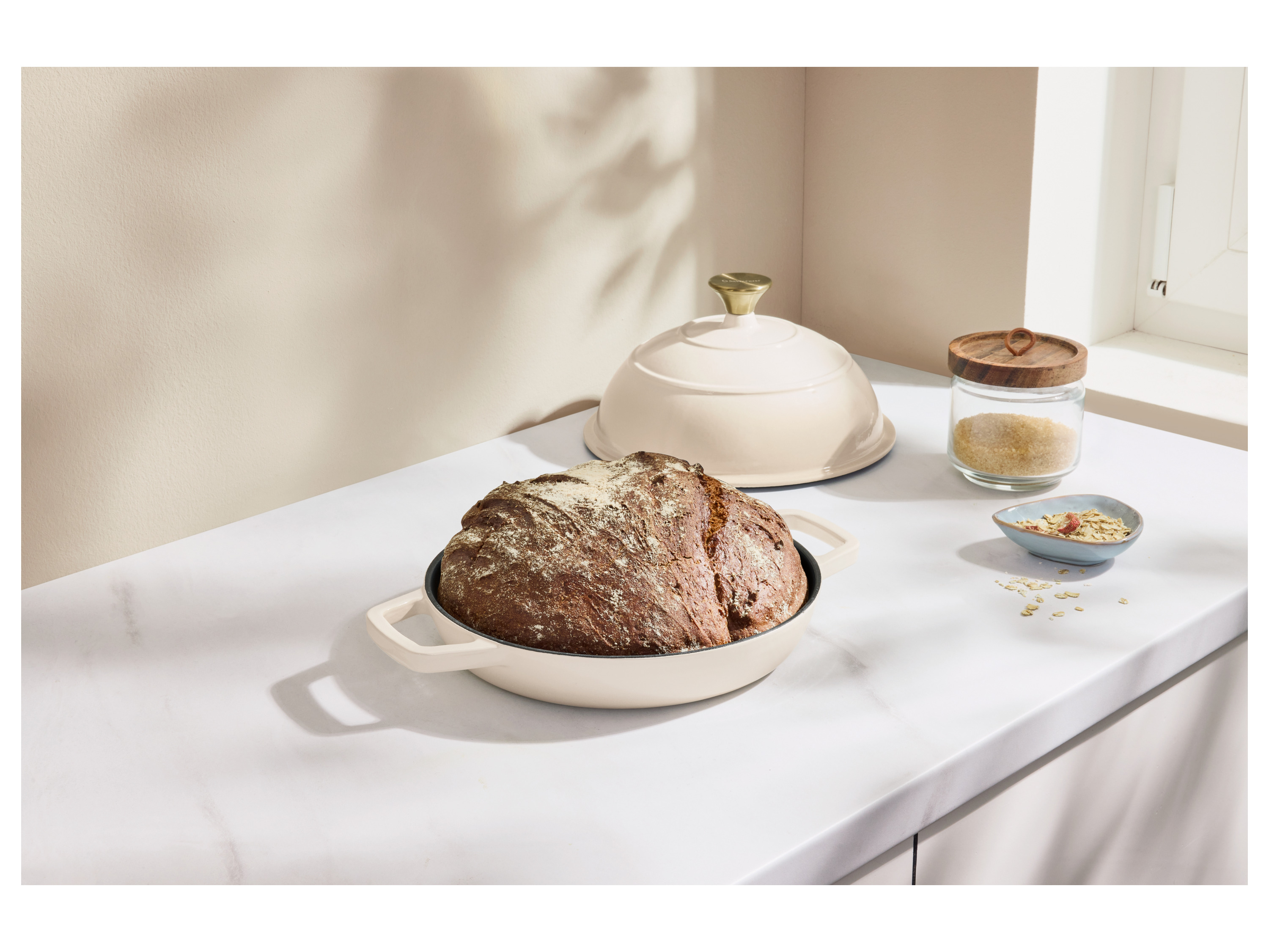 SILVERCREST® Premium-Gusseisenbrottopf / Premium-Gusseisenbrotbackform (Rund, Beige)