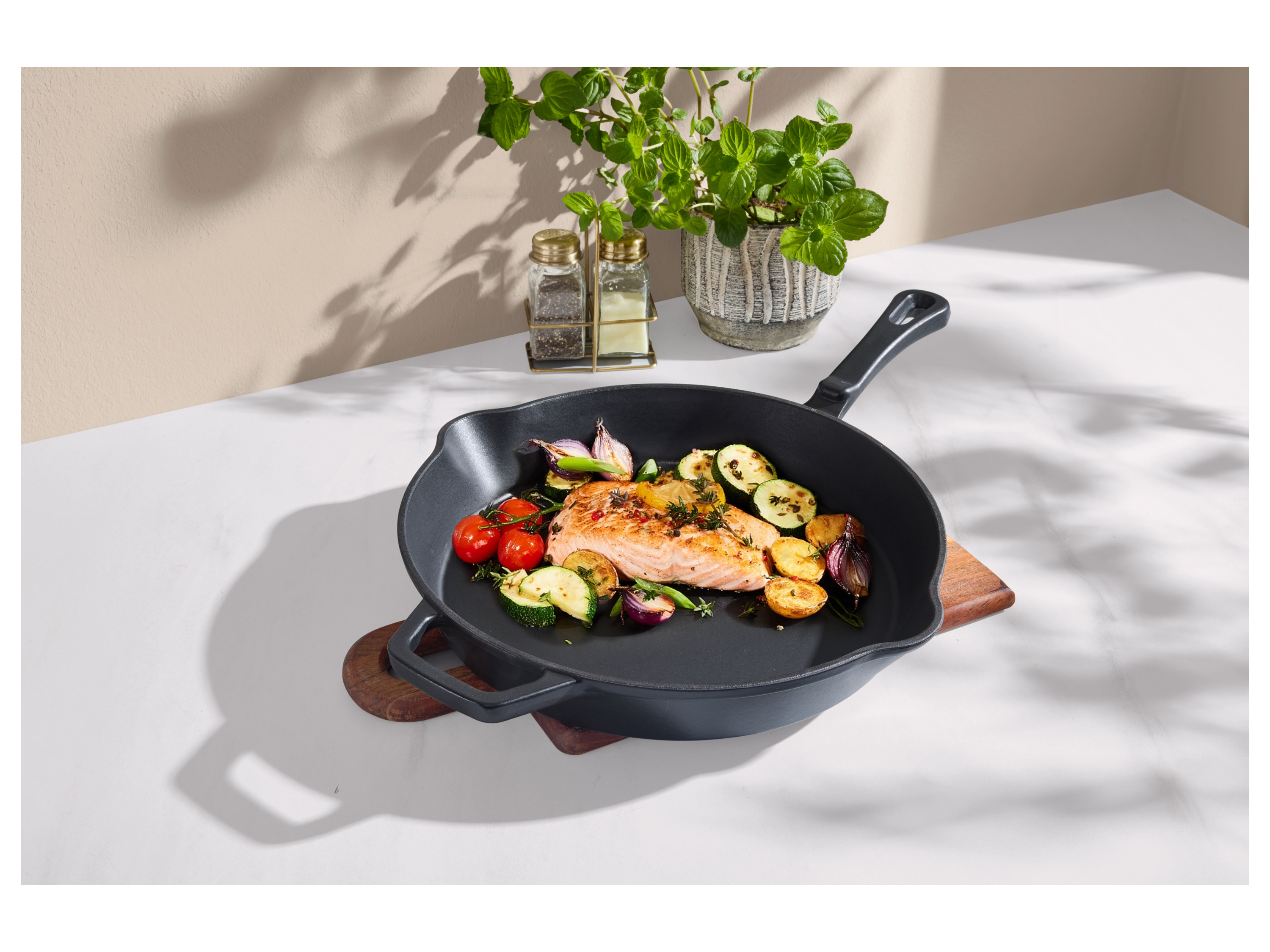 SILVERCREST® Premium-Gusseisenpfanne, Ø 30 cm (Schwarz) Bild 3