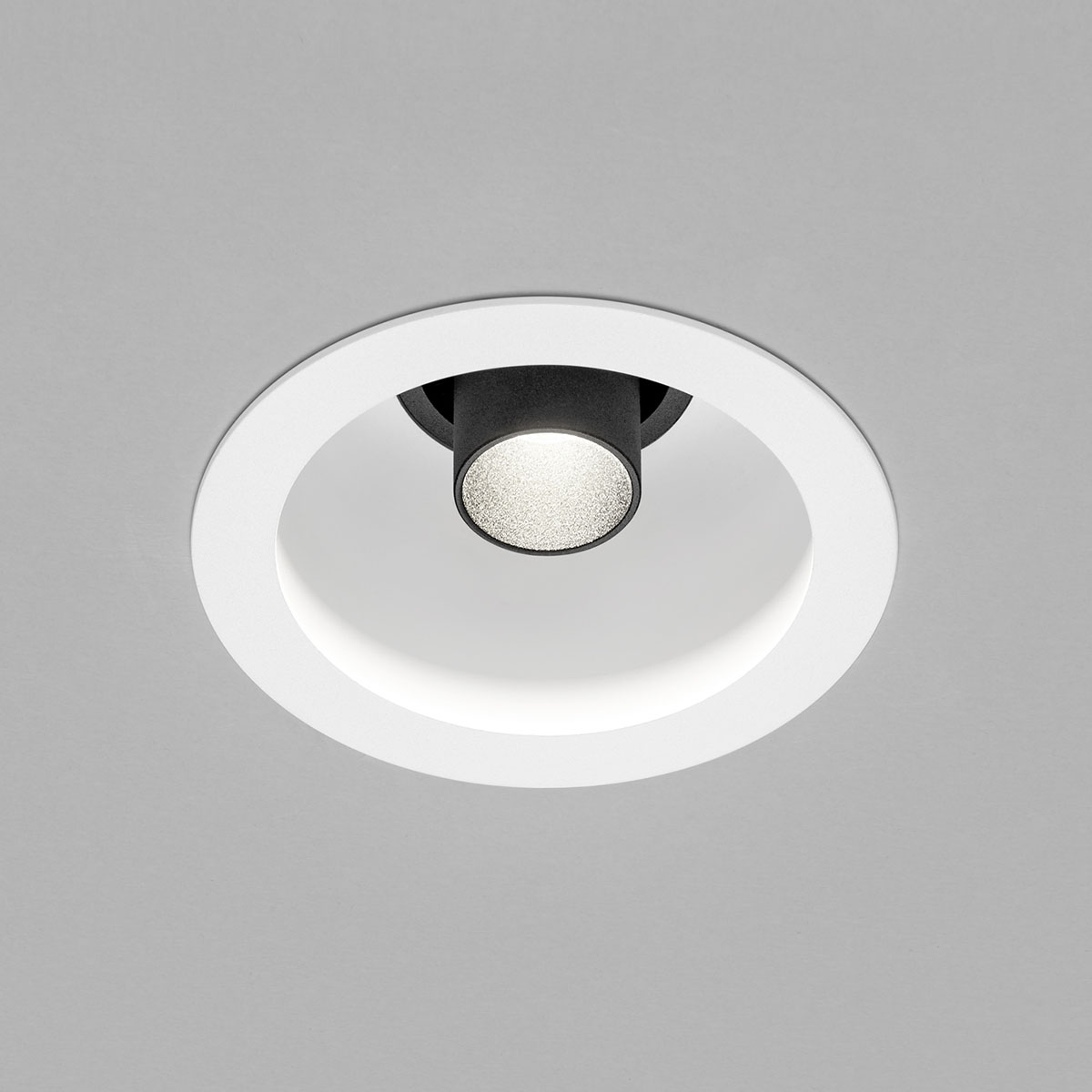 Helestra Run LED Deckeneinbaustrahler, 1-flg. weiß, Spot: schwarz