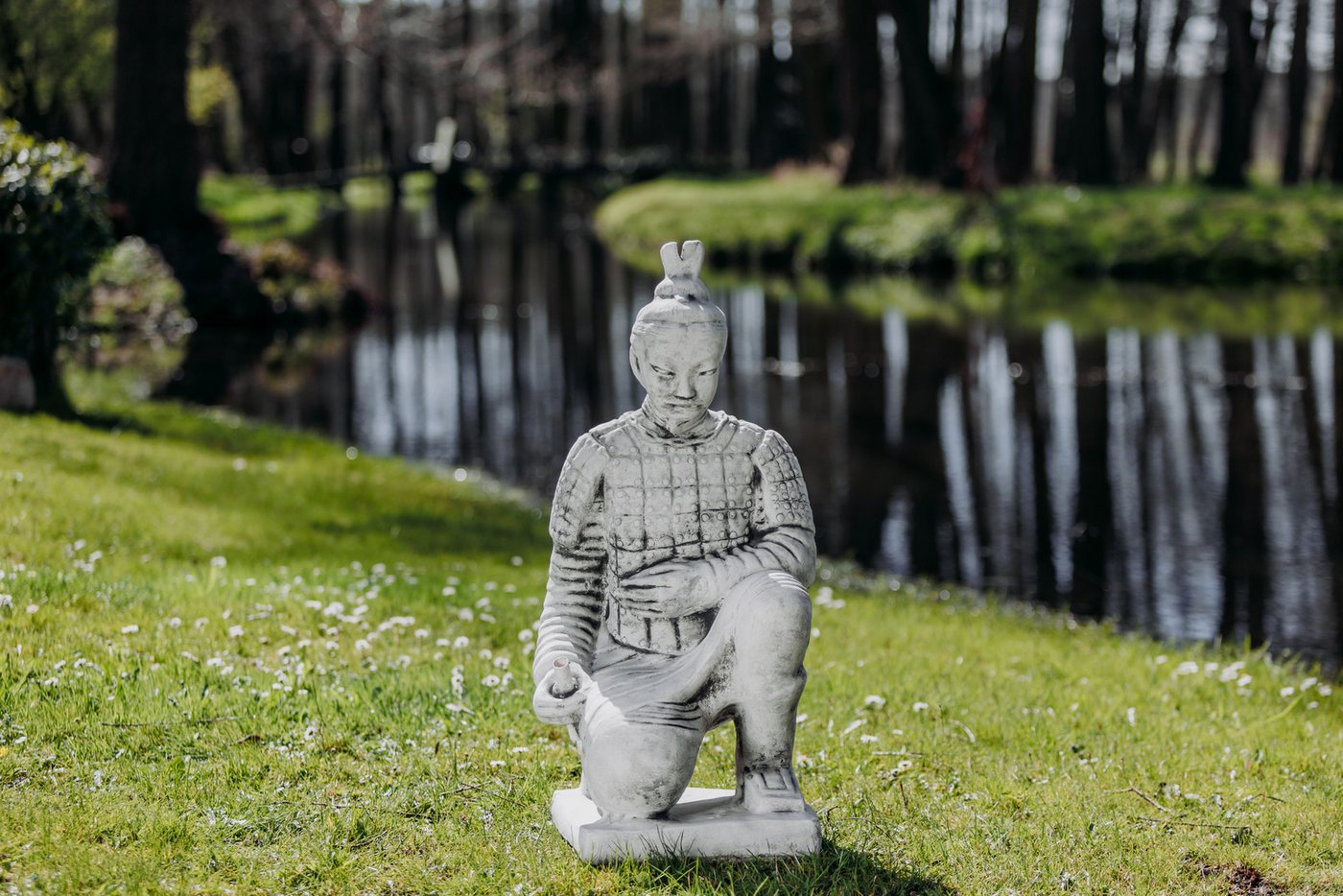 gartendekoparadies.de Gartenfigur Terrakotta Krieger Steinfigur 78 cm Steinguss 60 kg, Frostsicher