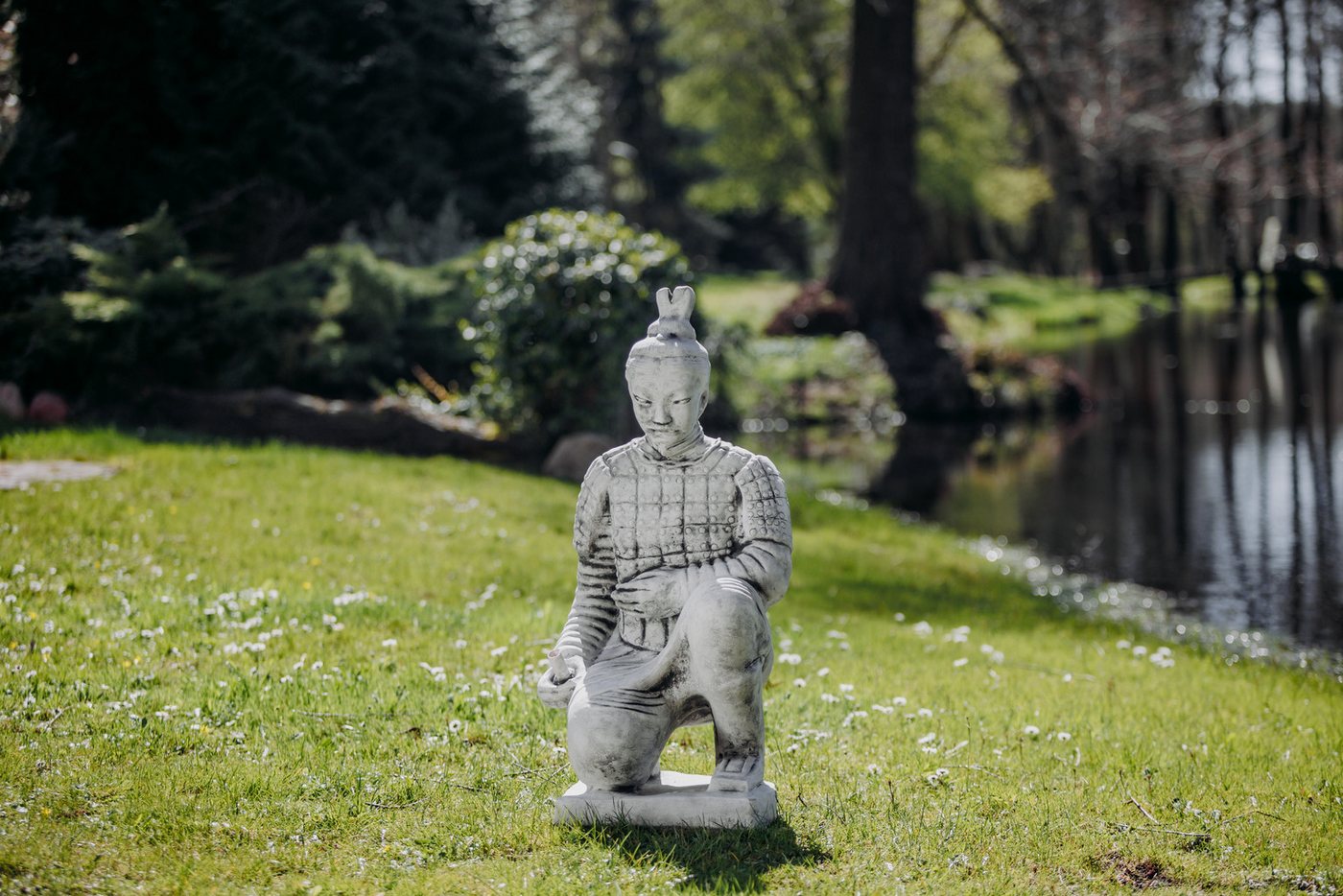 gartendekoparadies.de Gartenfigur Terrakotta Krieger Steinfigur 78 cm Steinguss 60 kg, Frostsicher Bild 4