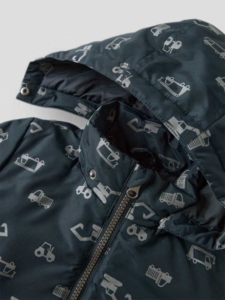 Name It Outdoorjacke NMMMAX JACKET PA REF AOP NOOS Kunstfaser, abnehmbare Kapuze, wasserabweisend