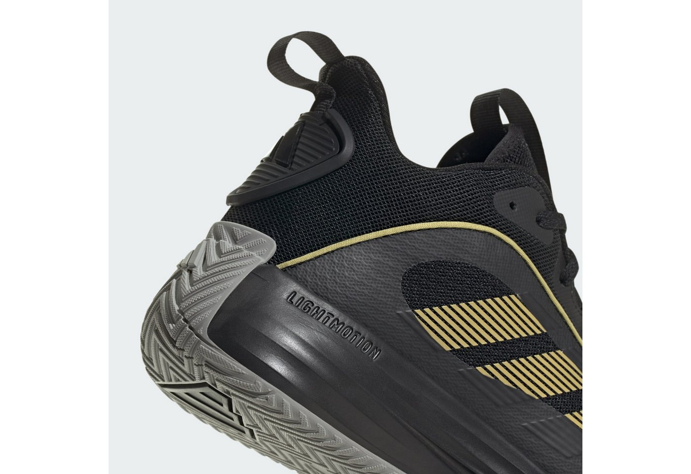 adidas Sportswear OWN THE GAME 3 SCHUH Basketballschuh Bild 3