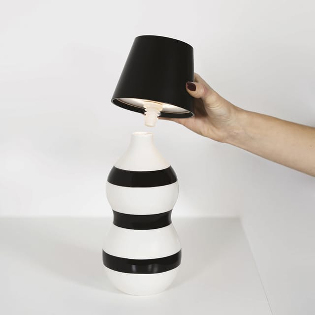 Zafferano AiLati Poldina Stopper LED Akkuleuchte & Flaschenaufsatz schwarz