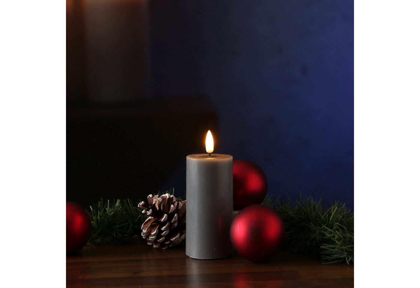 Deluxe Homeart LED-Kerze Mia Echtwachs Deluxe Wachsspiegel flackernd H: 10cm D: 5cm grau, LED Classic, warmweiß (2100K bis 3000K) Bild 3