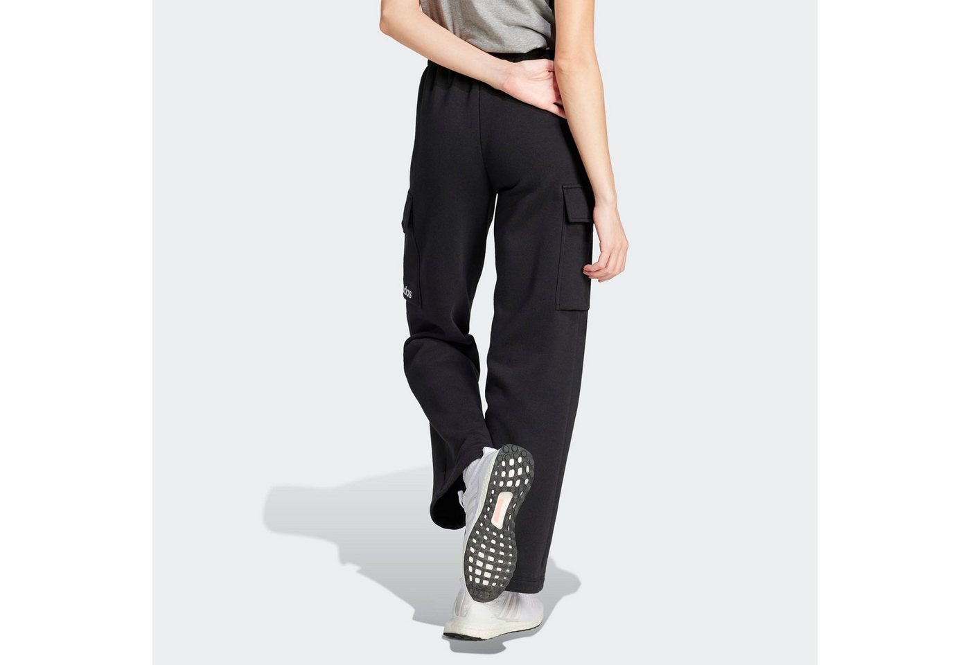 adidas Sportswear Sporthose W LIN FL CARGO Cargohose mit flauschiger Innenseite, regulär geschnitten, hoher Bund