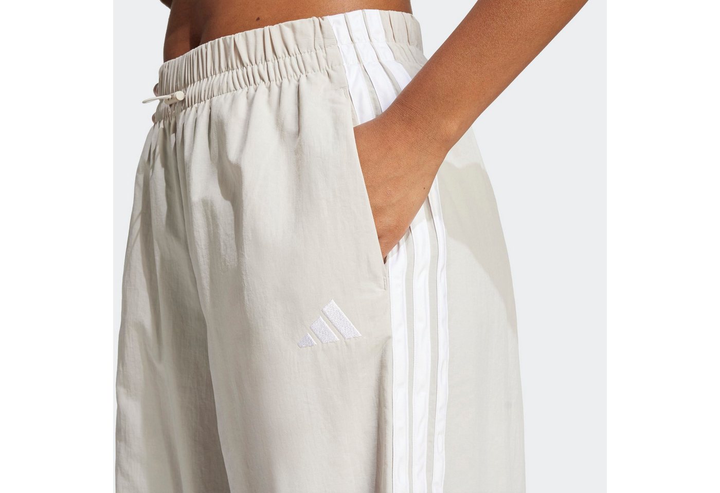adidas Sportswear Sporthose W 3S WV PT Fallschirmhose, locker geschnitten, mit weitem Bein