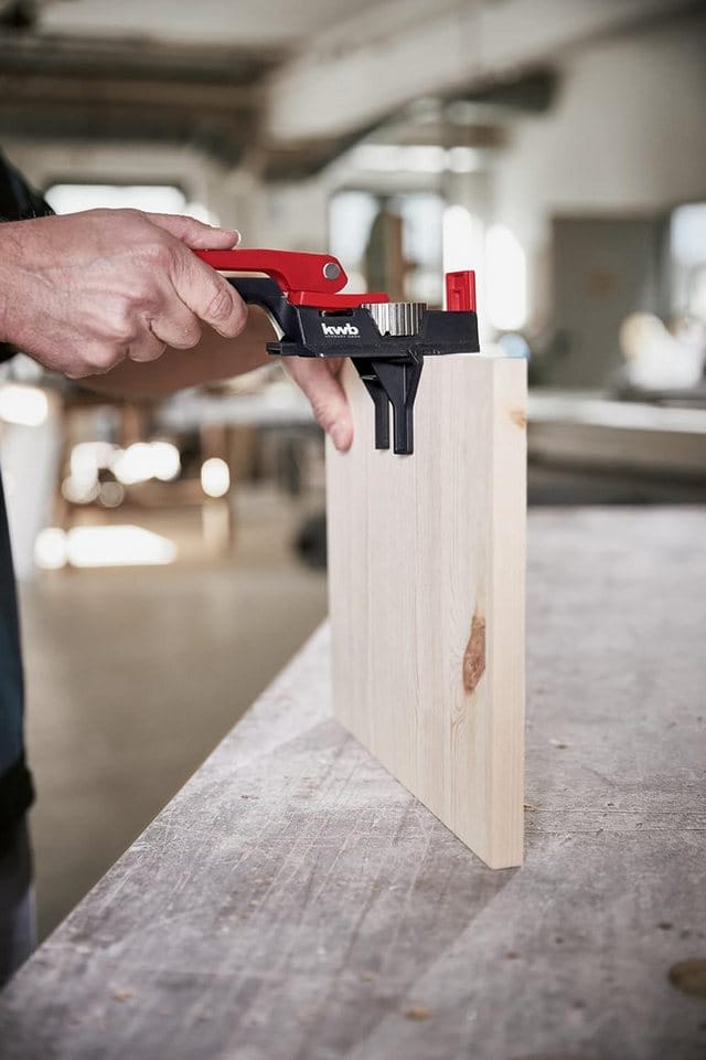KWB - Dübelhilfe/Dübellehre Set inkl. je 50 Dübel und 1 Bohrer 6, 8, 10 mm mit 30 cm, 3-12 mm Bohrlöcher inkl. Kernlochmaßen, Gerade Bohren in Holz,
