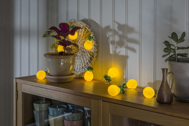 Konstsmide LED Dekolichterkette, versch. Motive, 6h Timer, 10 warm weiße Dioden, batteriebetrieben