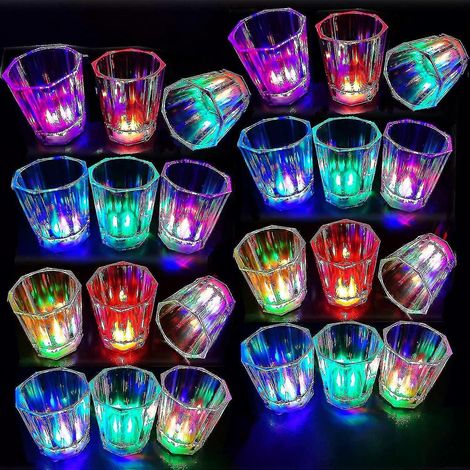 Set Mit 24 Led-beleuchteten Schnapsgläsern Für Eine Festliche Und Stimmungsvolle Atmosphäre