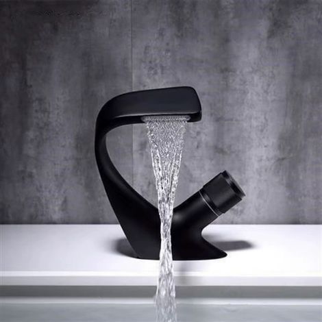 Waschbeckenarmatur Aus Schwarzem Messing Mit Wasserfall-design – Unterbaumontage – Verchromt – Rostbeständig – Maße: 18 X 13 Cm