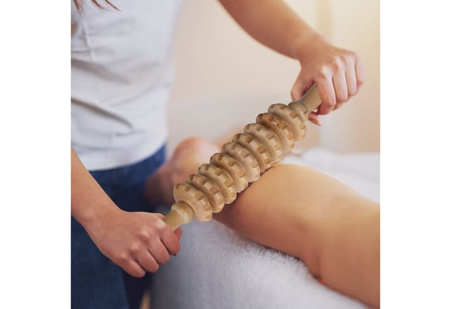 Relaxdays Massage Roller Holz, Massagestab mit 2 Griffen, manuelles Massagegerät für Rücken, Nacken, Arme & Beine, natur