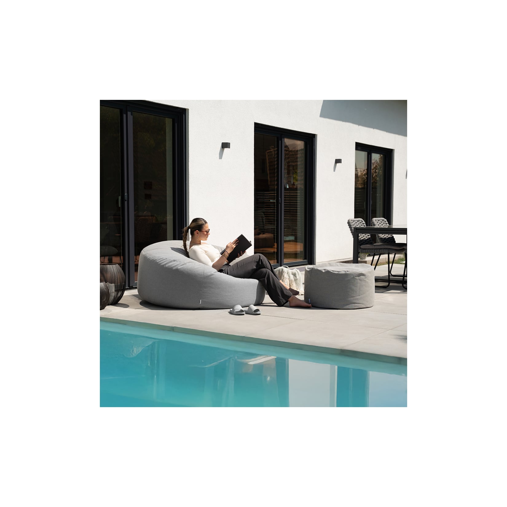 HOME DELUXE XXL Outdoor Sitzsack CLOUD mit Hocker - Hellgrau
