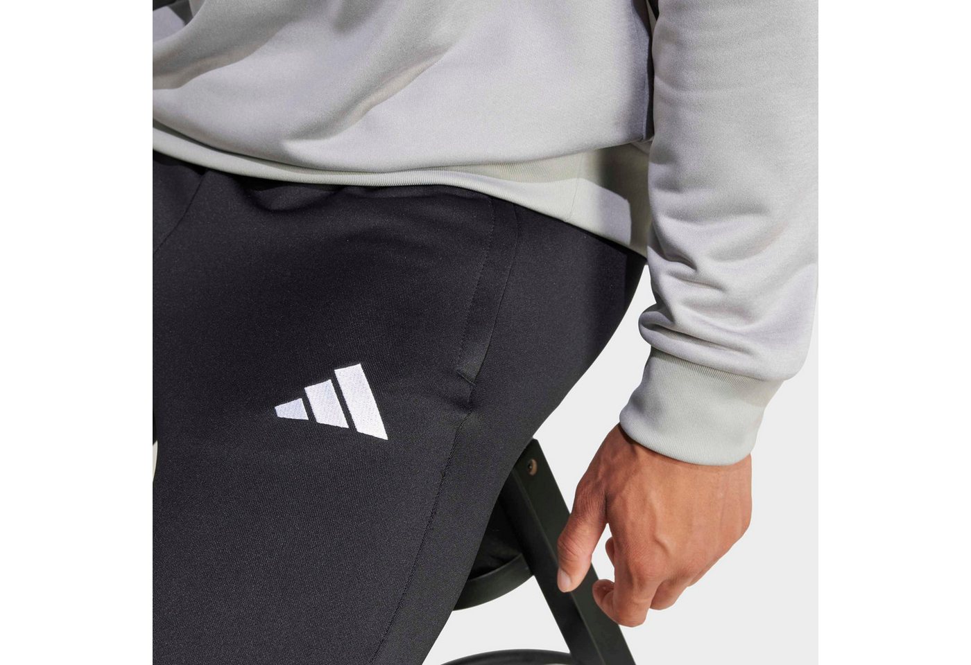 adidas Sportswear Trainingsanzug BIG LOGO HOODED (2-tlg), zweiteiliges Set aus Hose und Hoodie Bild 4