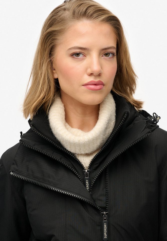 Superdry Outdoorjacke Hooded Mtn Windbreaker Jkt mit normaler Passform, aus Polyester Bild 2