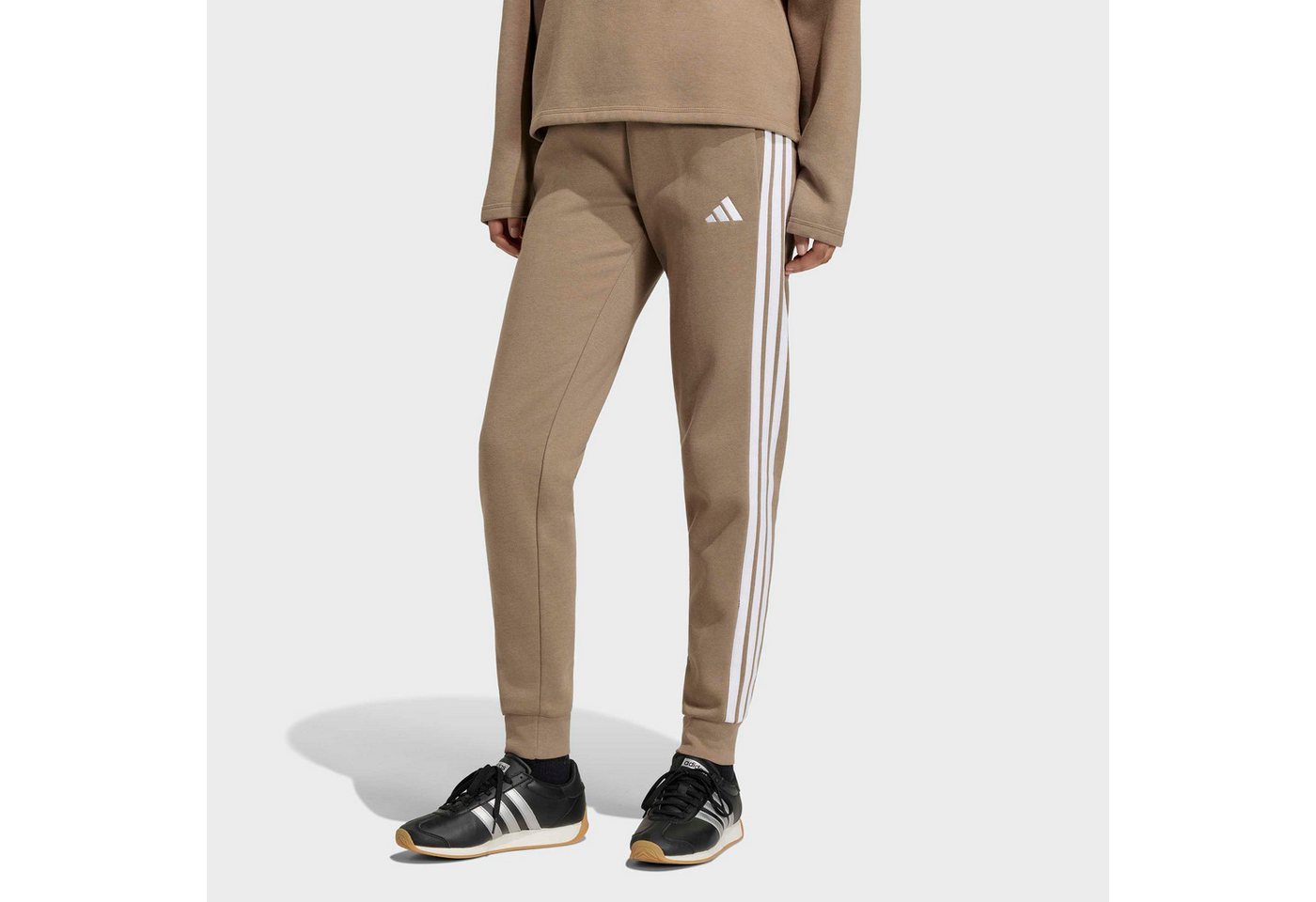 adidas Sportswear Sporthose ESSENTIALS 3-STRIPES FLEECE SLIM JOGGERS schmal geschnitten, für vielseitige Aktivitäten, aus Baumwollmix