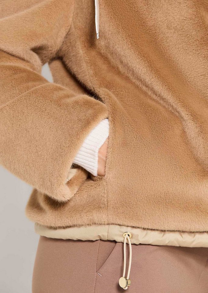 MADELEINE Outdoorjacke Webpelz-Mantel mit doppeltem Look Flauschig und glänzend, mit Kapuze und langen Ärmeln Bild 2