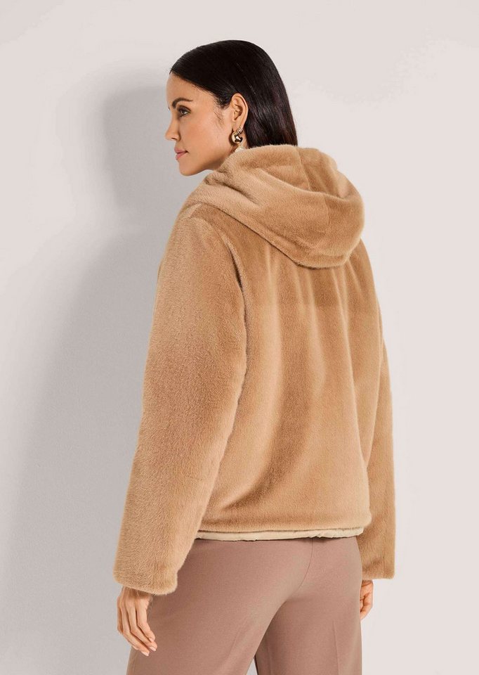 MADELEINE Outdoorjacke Webpelz-Mantel mit doppeltem Look Flauschig und glänzend, mit Kapuze und langen Ärmeln Bild 3