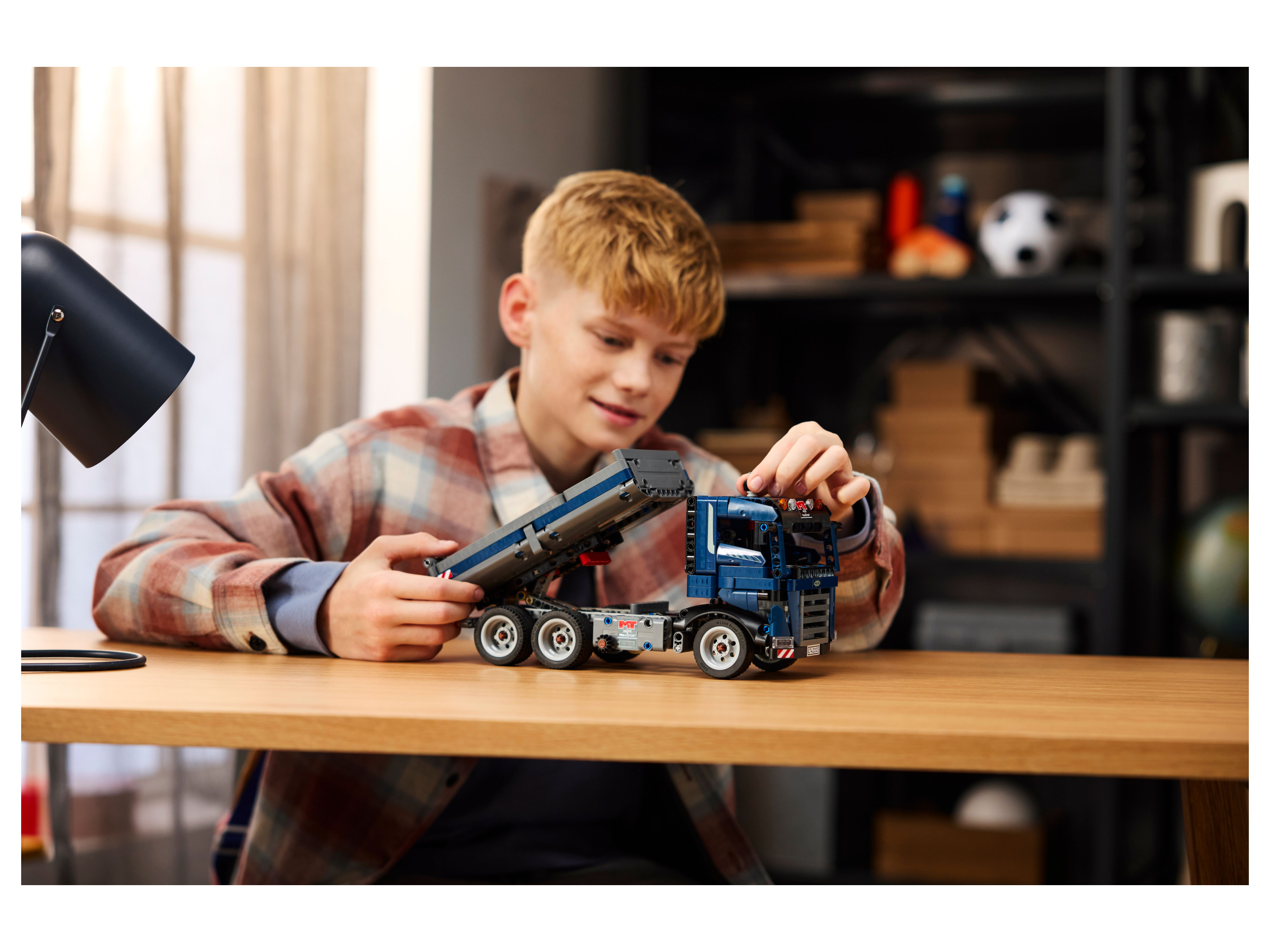 LEGO® TECHNIC 42203 Kipplaster