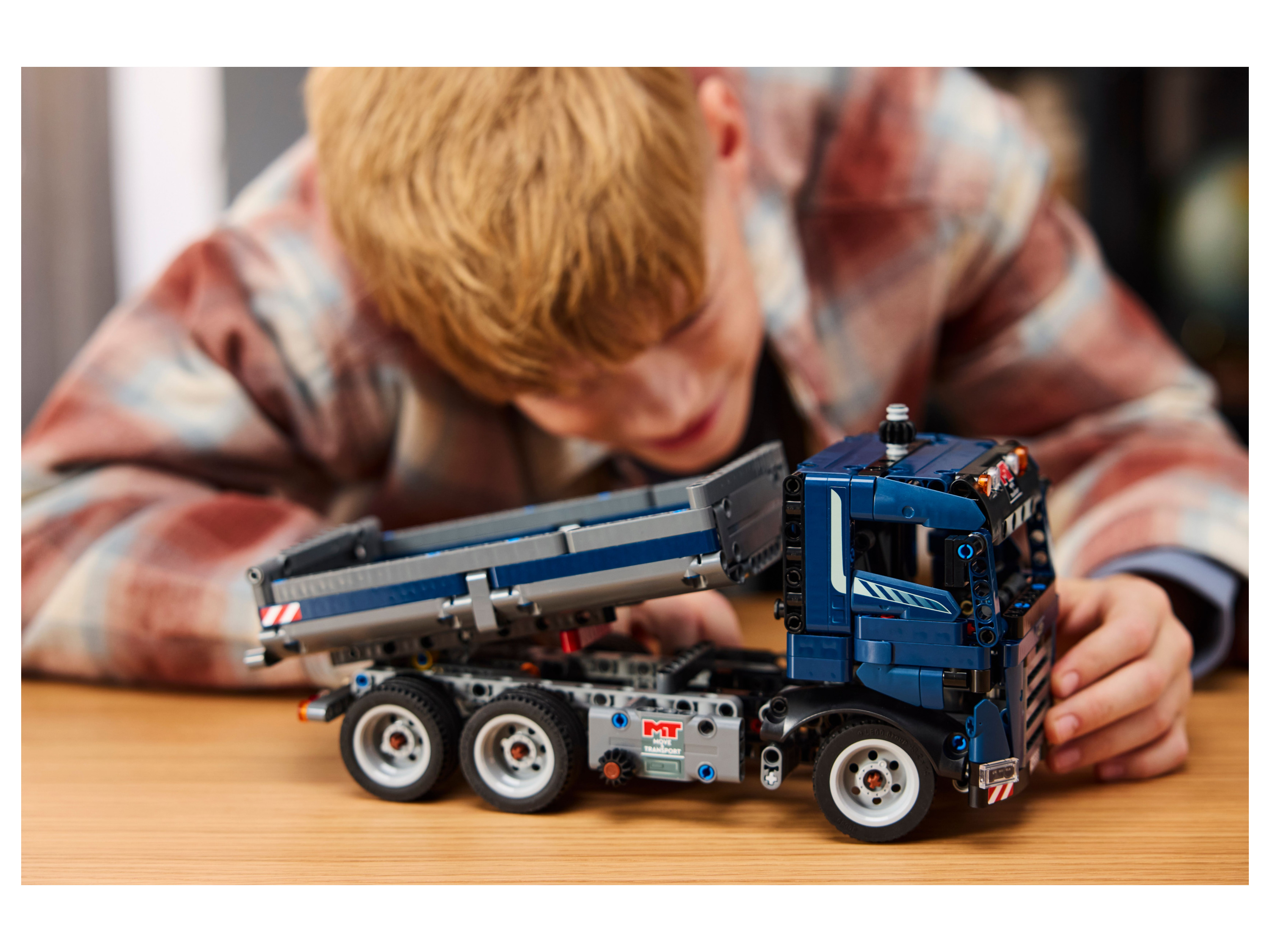 LEGO® TECHNIC 42203 Kipplaster Bild 3