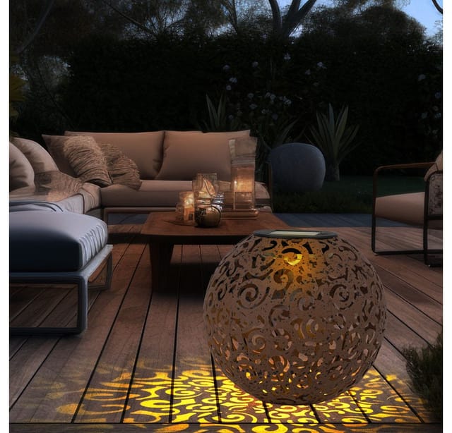 Solarleuchte rost Solarlampe für Außen Kugel Solar Garten Deko Erdspieß, mit orientalischem Lichteffekt, Metall, 1x led warmweiß, DxH 18x52,5 cm