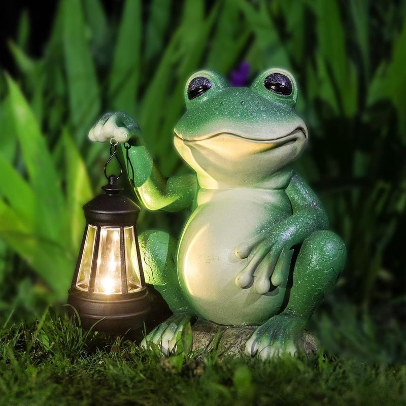 Solarbetriebene Froschfigur – Gartendekoration Mit Beleuchtung – Außenbeleuchtung – Automatischer Dämmerungssensor – 20 X 8,5 X 18 Cm