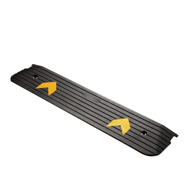 Wiltec - Schwellenrampe bis 50 t, Rampe aus robustem Gummi 1130 x 240 x 25 mm, gelbe Reflexionsbänder und Schraubrillen, Auffahrrampe für Pkw,
