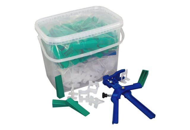 Kronen Hansa Nivelliersystem für Fliesen (Verlegehilfe zum Fliesenlegen, Starter Set für 2 mm Fugenbreite, 100 Zuglaschen, 100 Keile, Zange,