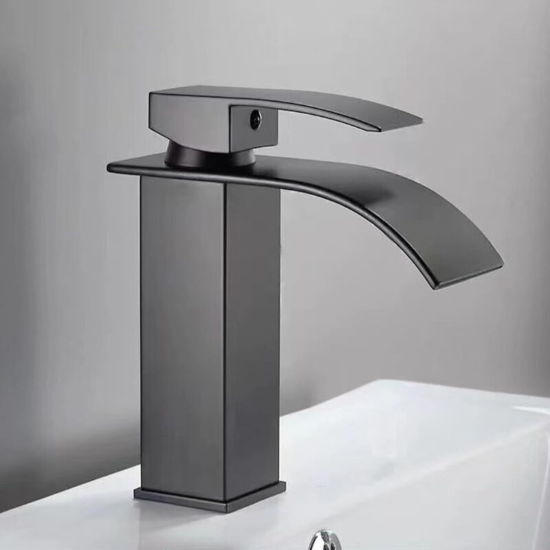 Taishengda – Schwarze Badarmatur Mit Kurzem, Flachem Auslauf Und 60 Cm Langem Zulaufschlauch. Breiter Auslauf Im Europäischen Stil Für Warm- Und Kaltwasser Am Waschbecken.