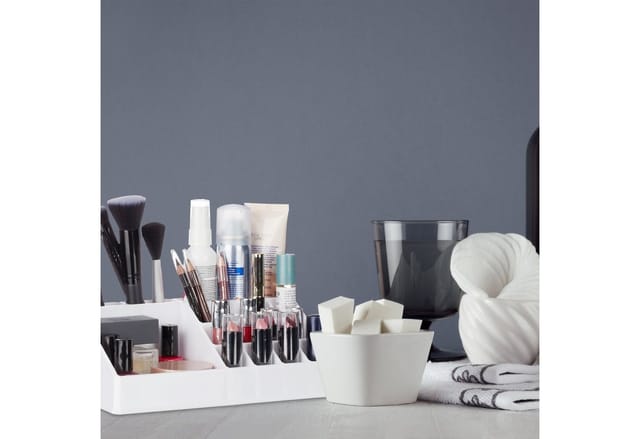 Kosmetik-Organizer aus Acryl, Kleiner Make Up Organizer mit 16 Fächern für Schminke & Lippenstift-Halter, weiß - Relaxdays
