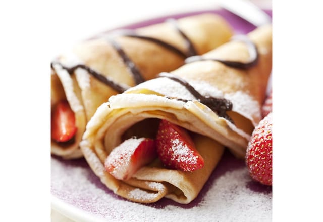 Relaxdays - Crêpepfanne mit Teigverteiler & Holzspatel, induktionsgeeignet, Aluminium, Pfannkuchenpfanne, ø 25 cm, schwarz