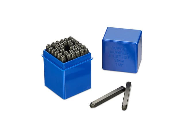 Relaxdays Schlagbuchstaben Set, 36-teilig, Schlagstempel 3 mm, Leder und Metall, Stanzwerkzeug A-Z & 0-9, Stahl, schwarz